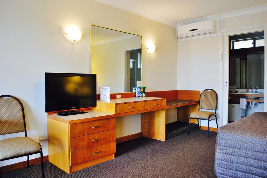 Cascades Motor Inn Dubbo Room photo